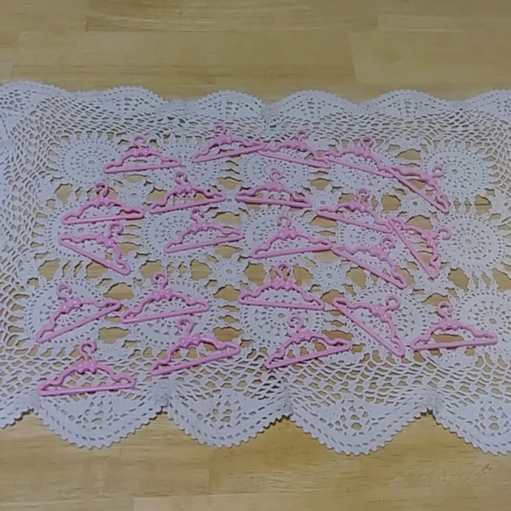 Doll Clothes Hangers, 2" pink with Bows
